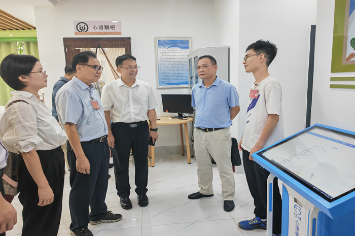 學院黨委書記賴國秋率團赴廣西理工職業技術學校開展技術咨詢與交流活動